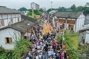 皮尔斯谈湖人主帅：好工作 签5年干2年 剩下3年在家带薪打高尔夫